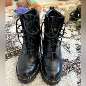 Doc Martens Persephone Boots in Size 8. Like new! Only worn twice